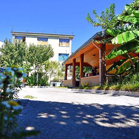 Lovely Apartment W/ Ac + Bath. + Kitchen + Parking And Garden Szkodra Zewnętrze zdjęcie